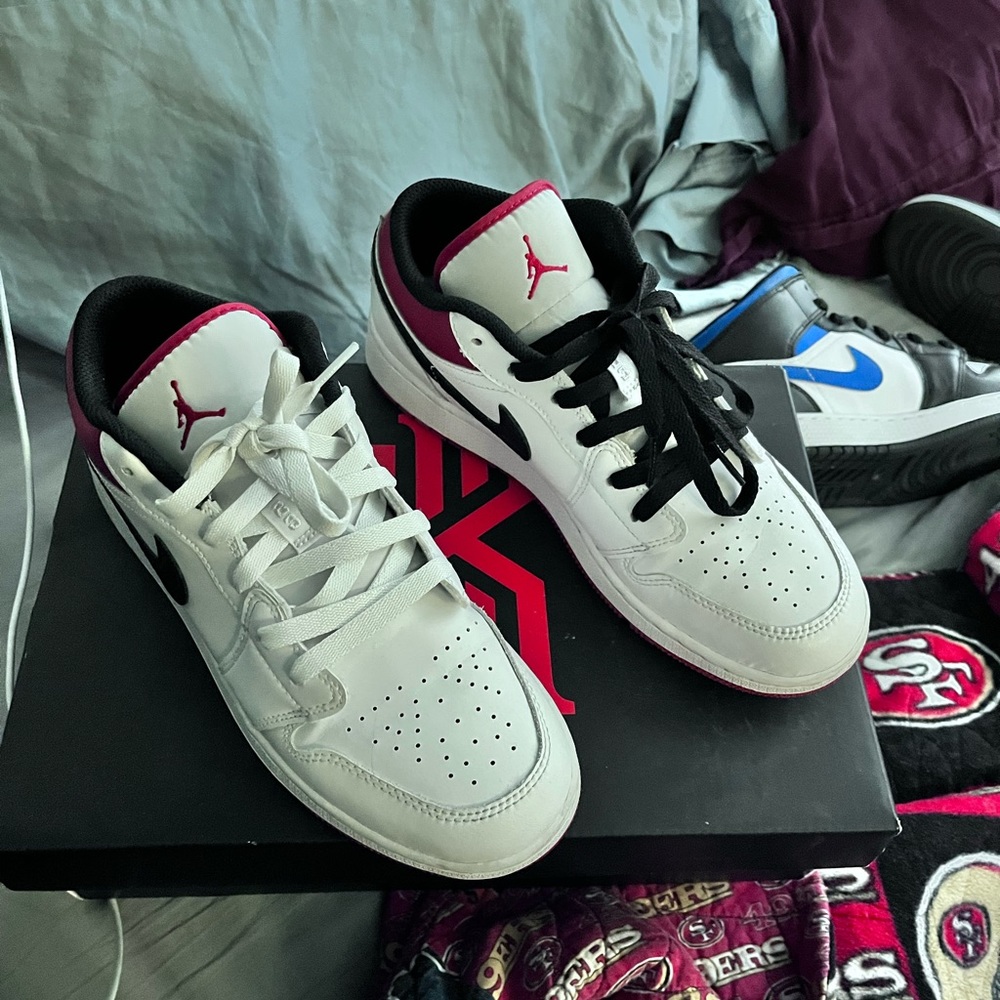 Jordan 1 - Picture 2 of 3